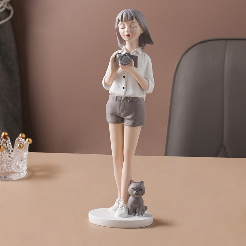 Home Decorative Travel Girl Figurine Decoration Ornaments Sculpture for Interior