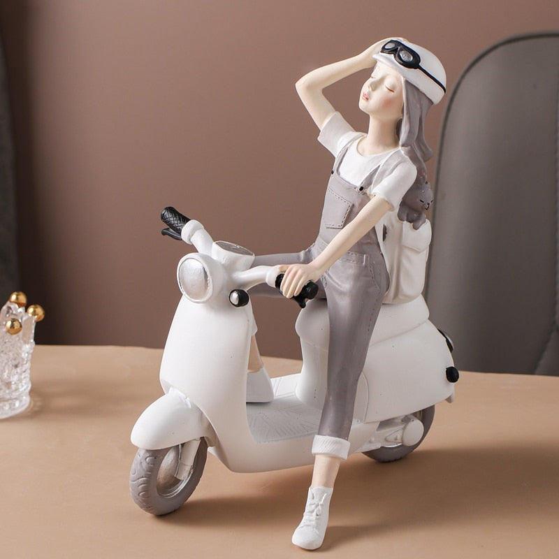 Home Decorative Travel Girl Figurine Decoration Ornaments Sculpture for Interior