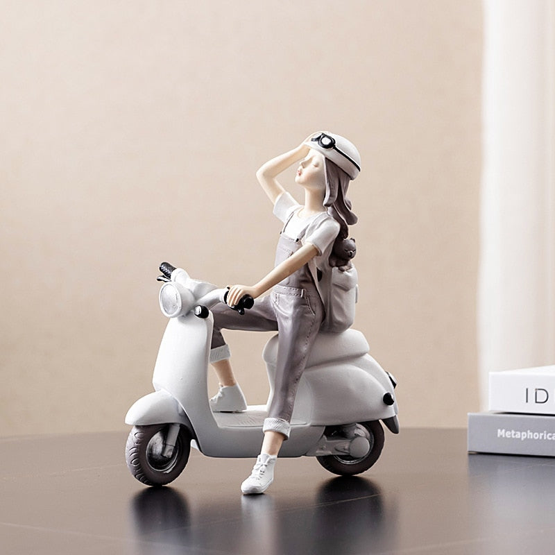 Home Decorative Travel Girl Figurine Decoration Ornaments Sculpture for Interior