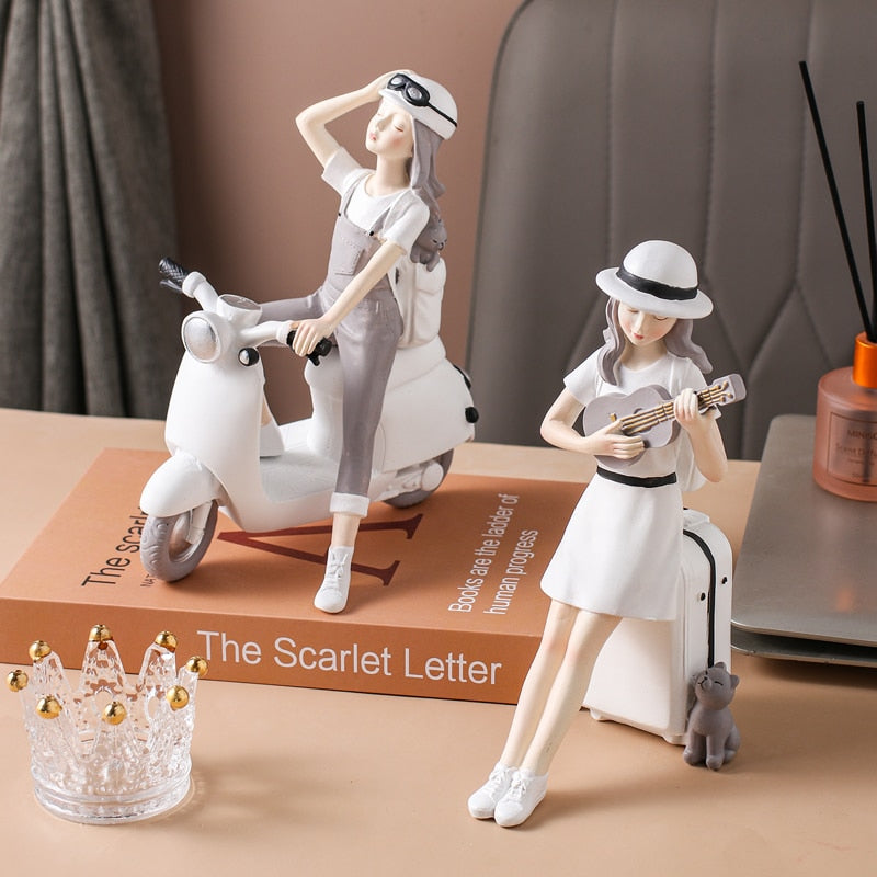 Home Decorative Travel Girl Figurine Decoration Ornaments Sculpture for Interior